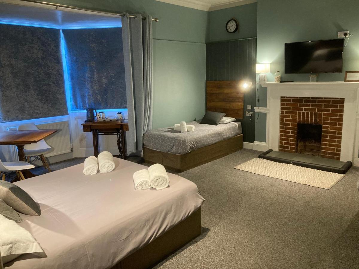 The Goldon Lion Hotel 韦茅斯 外观 照片